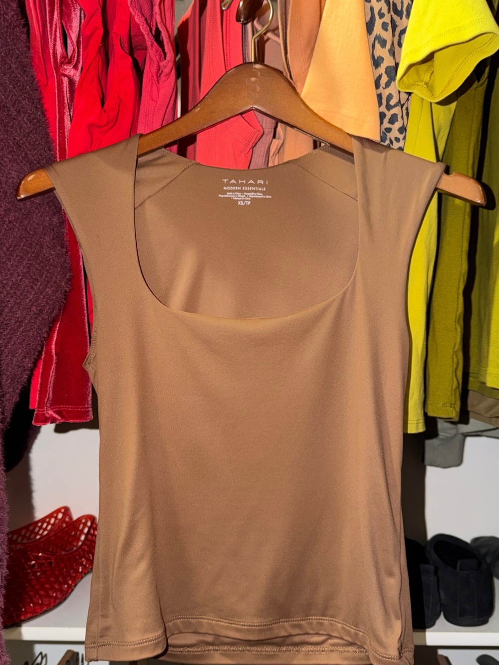 Tahari Modern Essentials Camel Brown Scoop Cap Sleeve Top XS